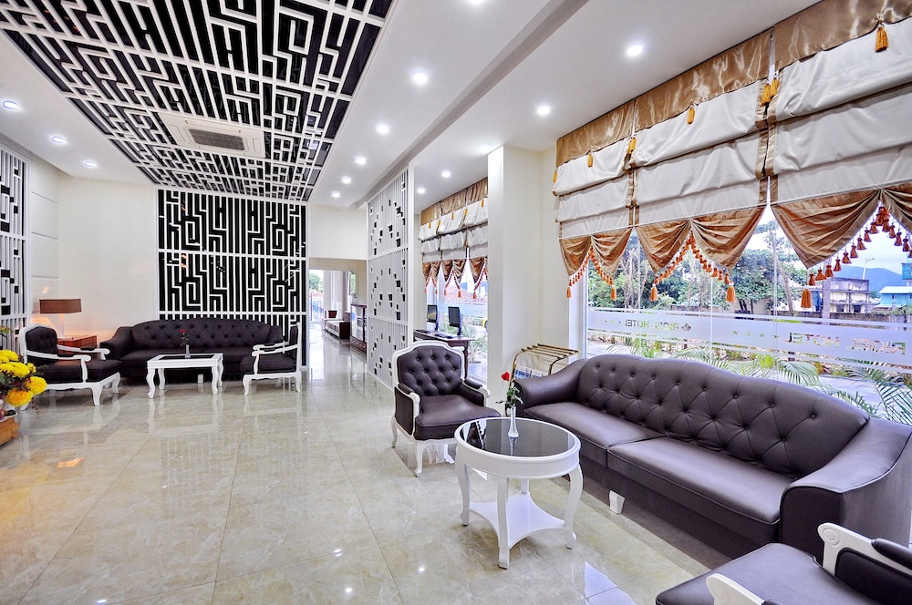 Rigel Hotel 48/64