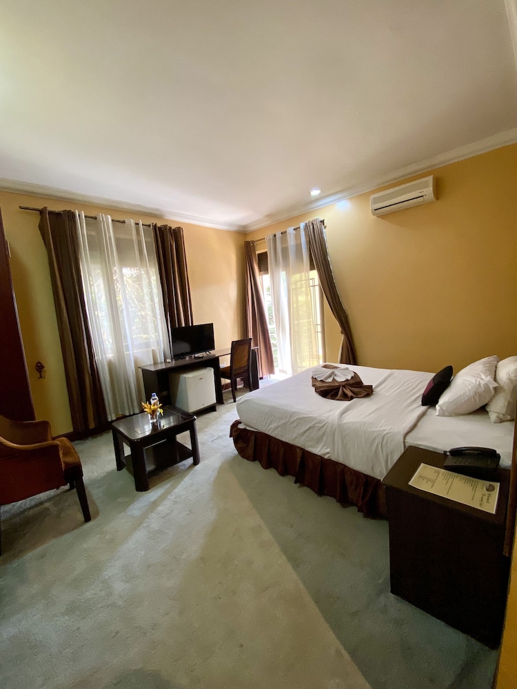 The Country Inn Hotel 15/50