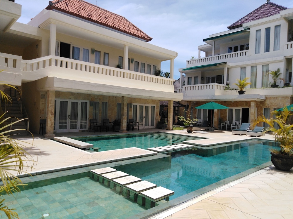 BALI COURT HOTEL AND APARTMENT 4/39