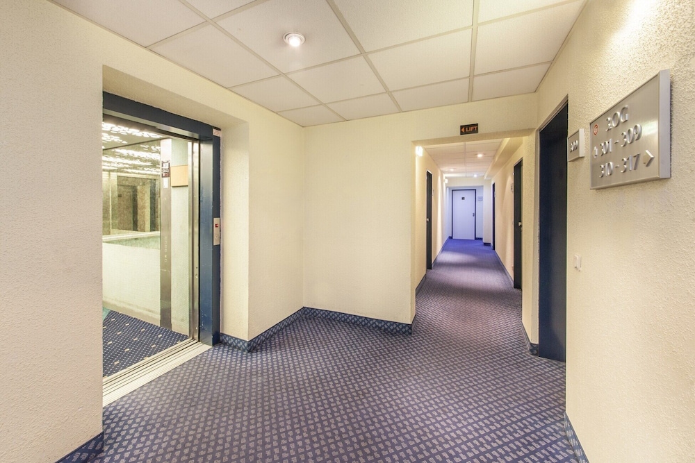 HOTEL VIKTORIA NEUSS 64/68