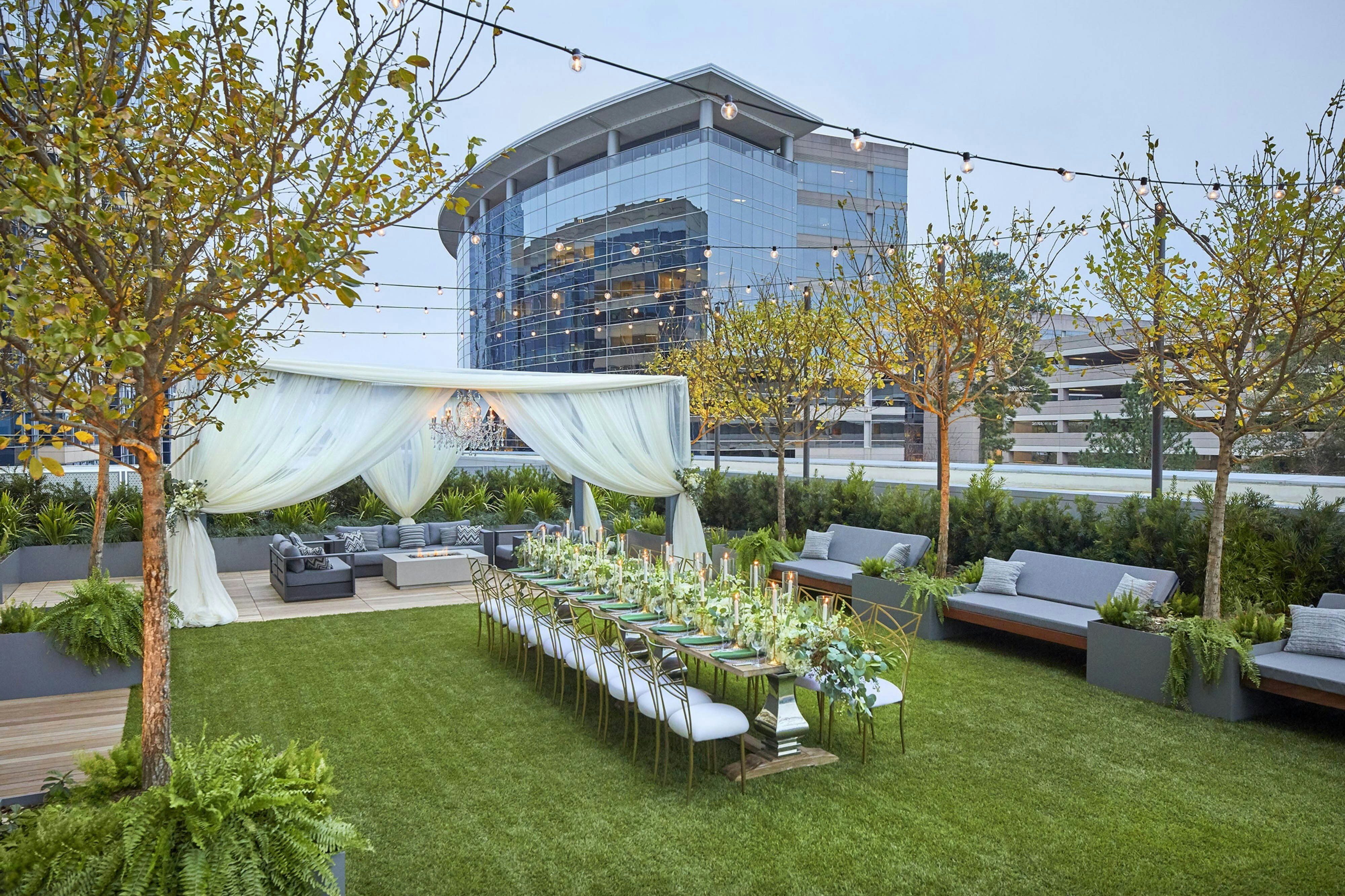 THE WESTIN AT THE WOODLANDS 46/49
