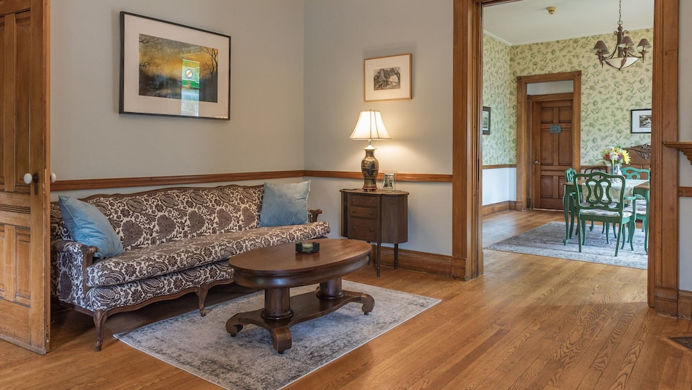 William Henry Miller Inn 27/50