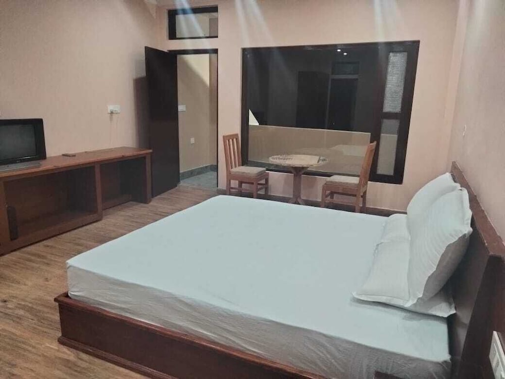 Hotel Uttarakhand 13/29