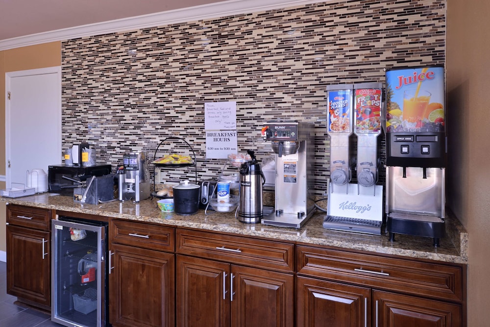 Americas Best Value Inn Suites Siloam Springs 19/26