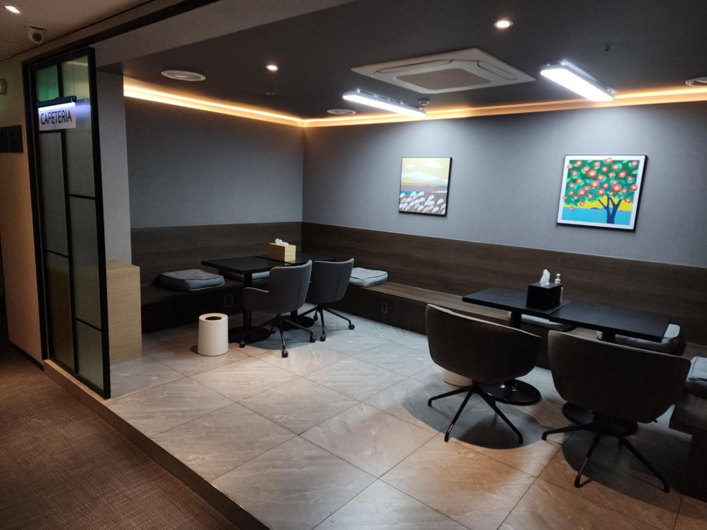Queen Town Hotel 28/33