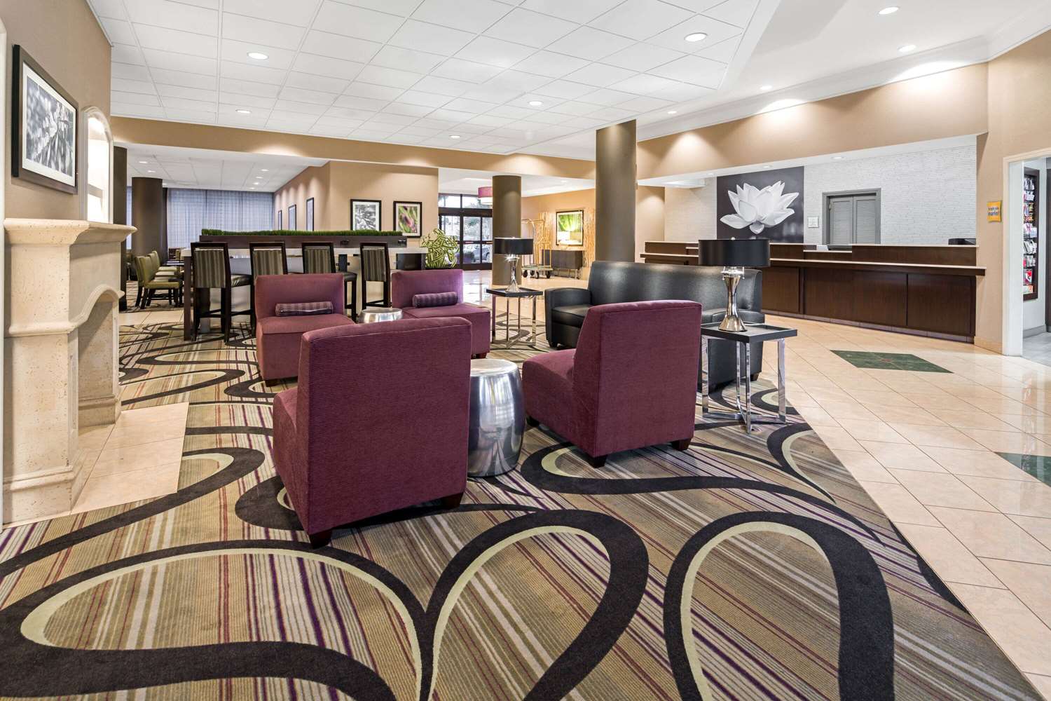 La Quinta Inn & Suites by Wyndham Buena Park 40/44