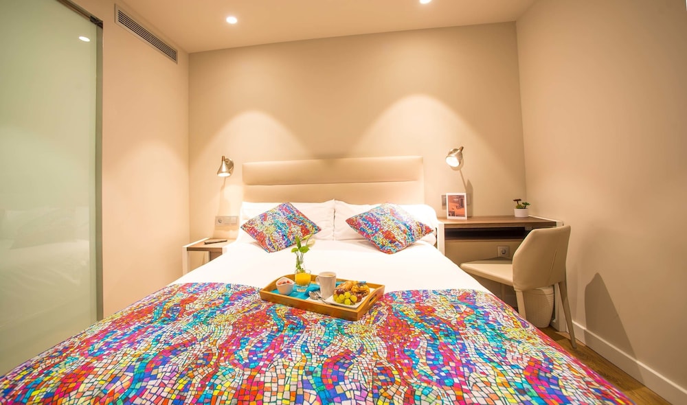 Arya Stadium Hotel 22/68