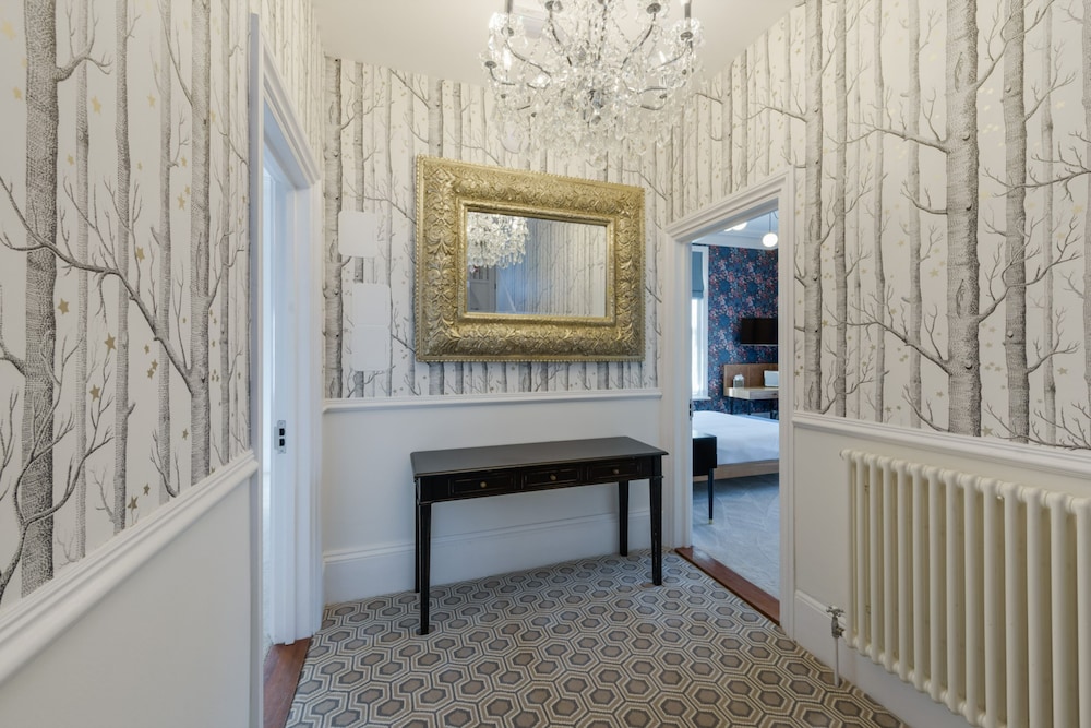 The Clarence Hotel 6/46