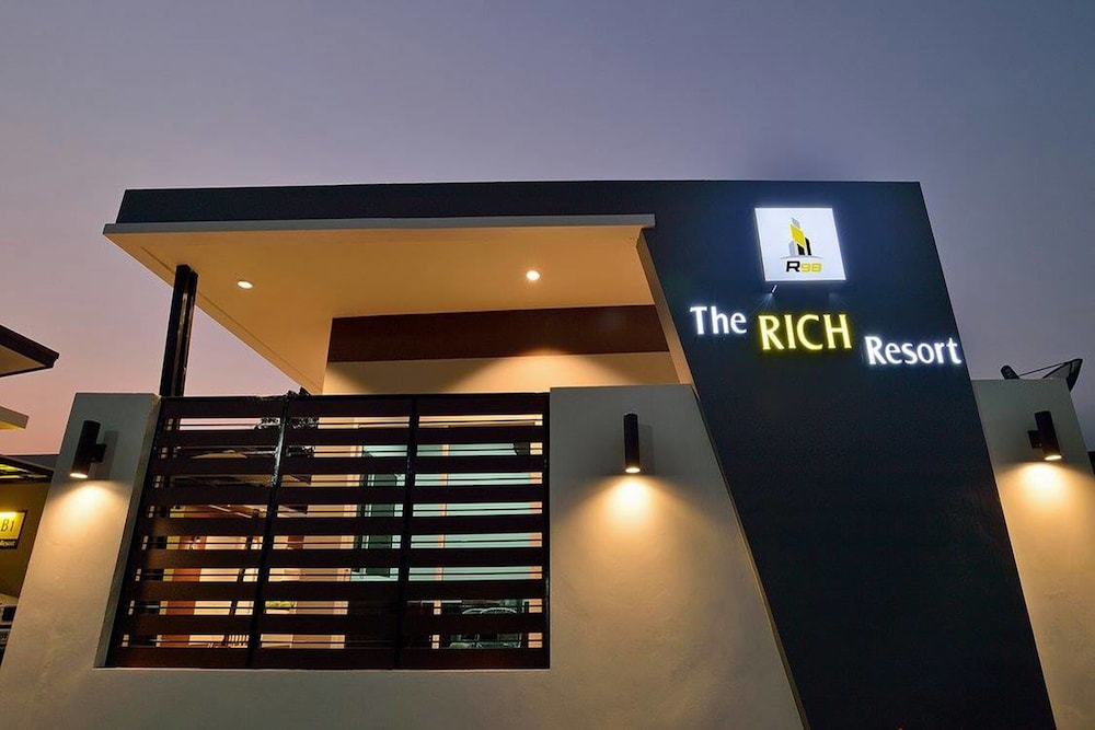 The Rich Resort 6/29