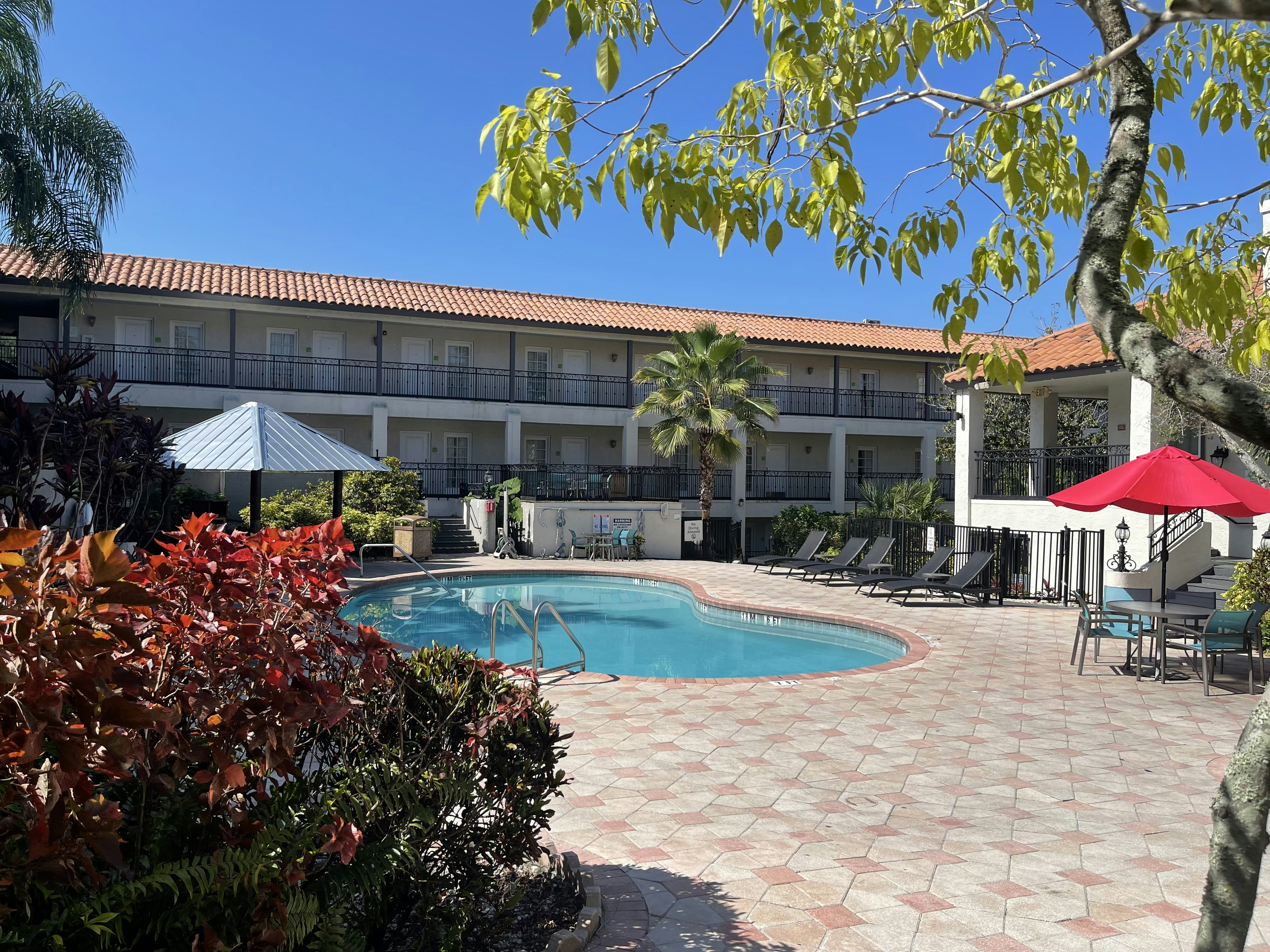 Red Roof PLUS & Suites Tampa - Busch Gardens 12/12