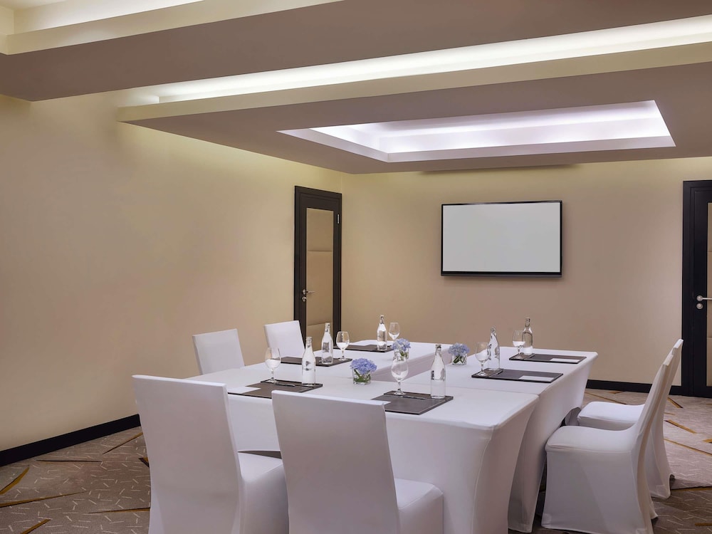 Fairmont Hotel Dubai 63/74