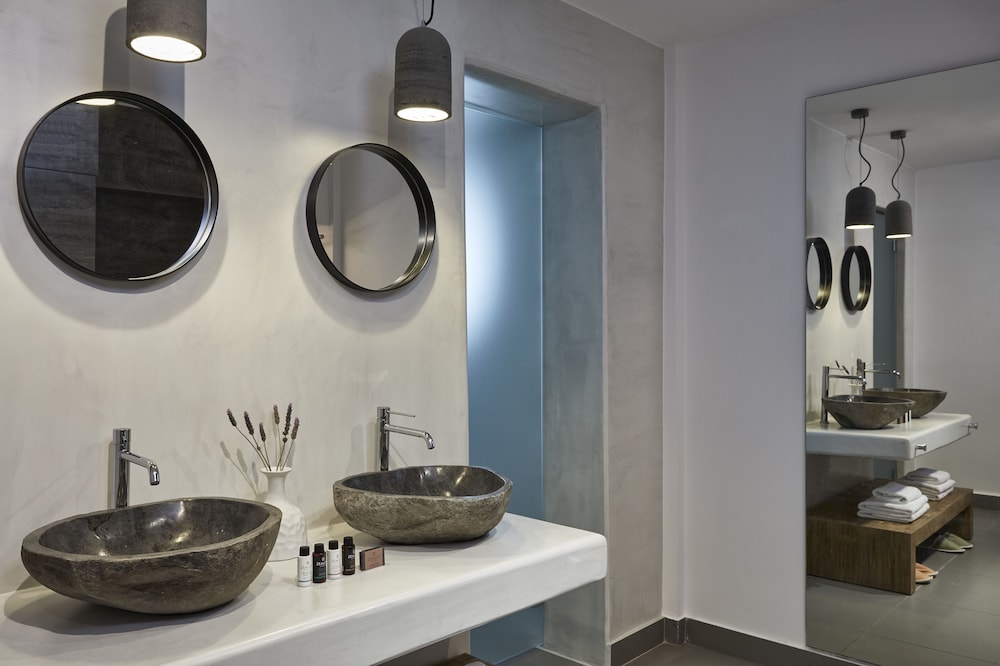 Loizos Apartments 49/50