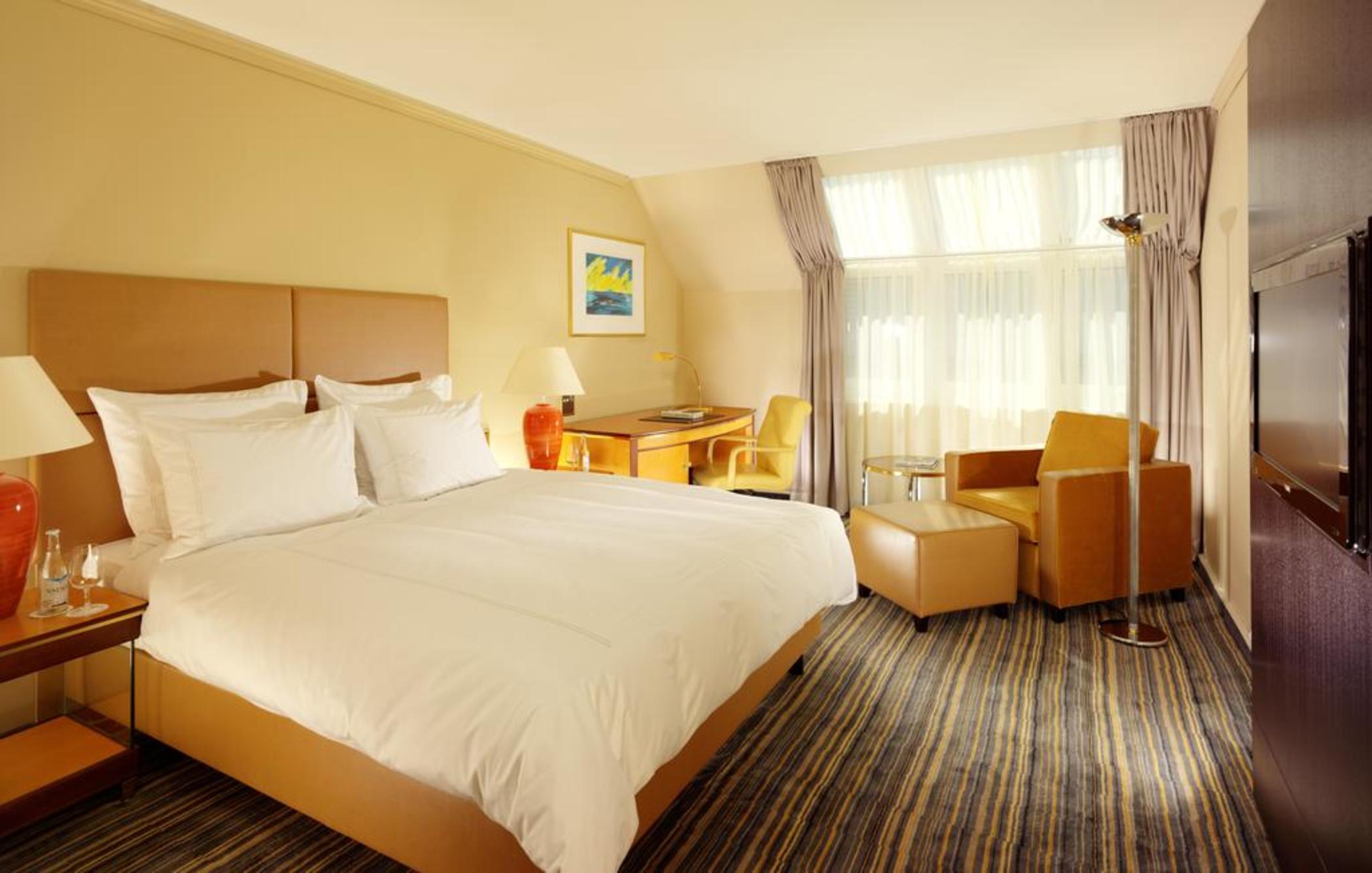 Deluxe, Double Bed