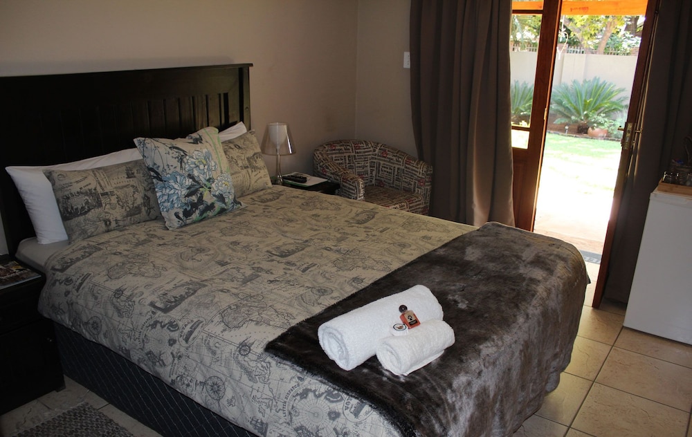 Four Seasons Guesthouse 7/15