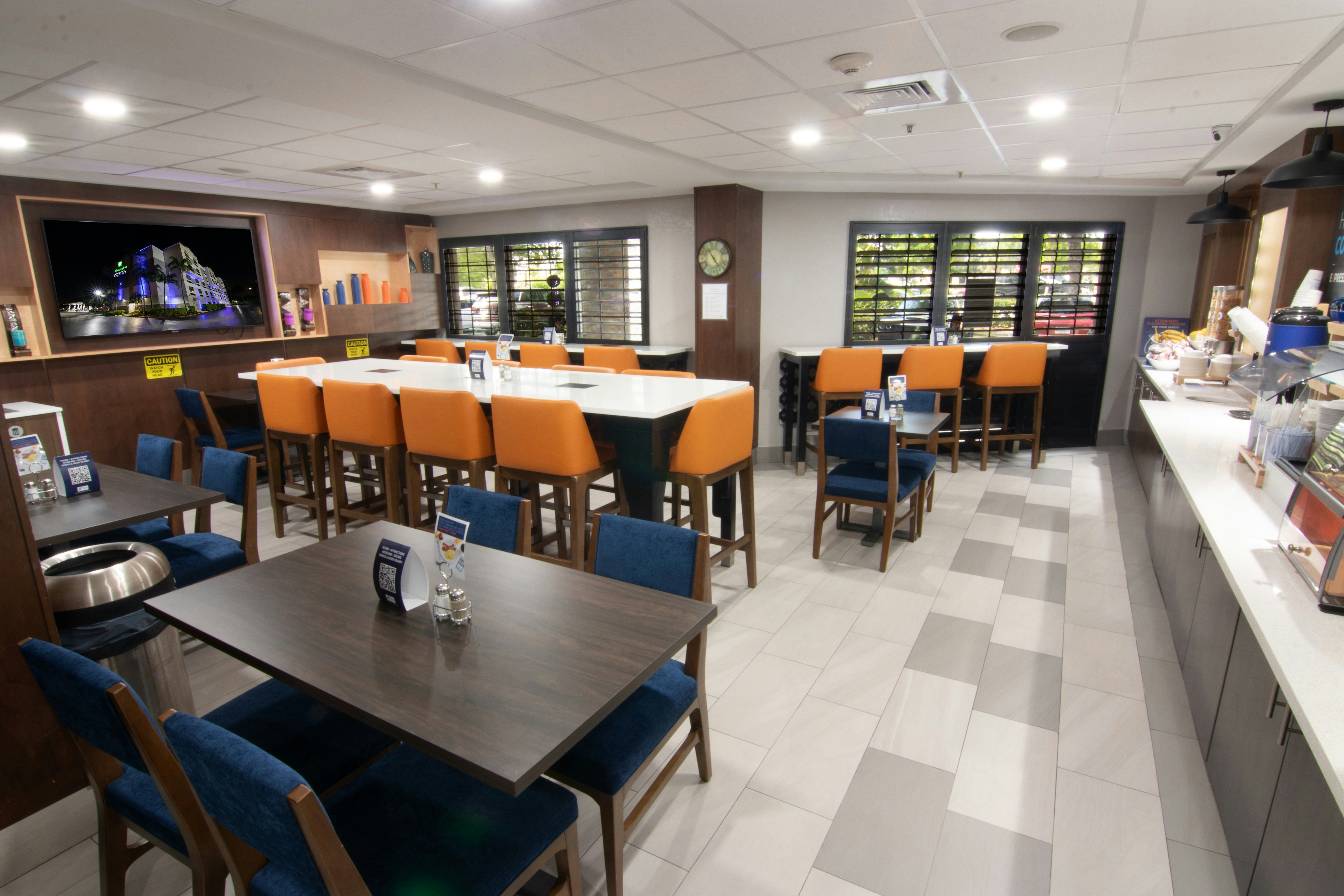 Holiday Inn Express Hotel Suites Fort Lauderdale Airport West 34/50