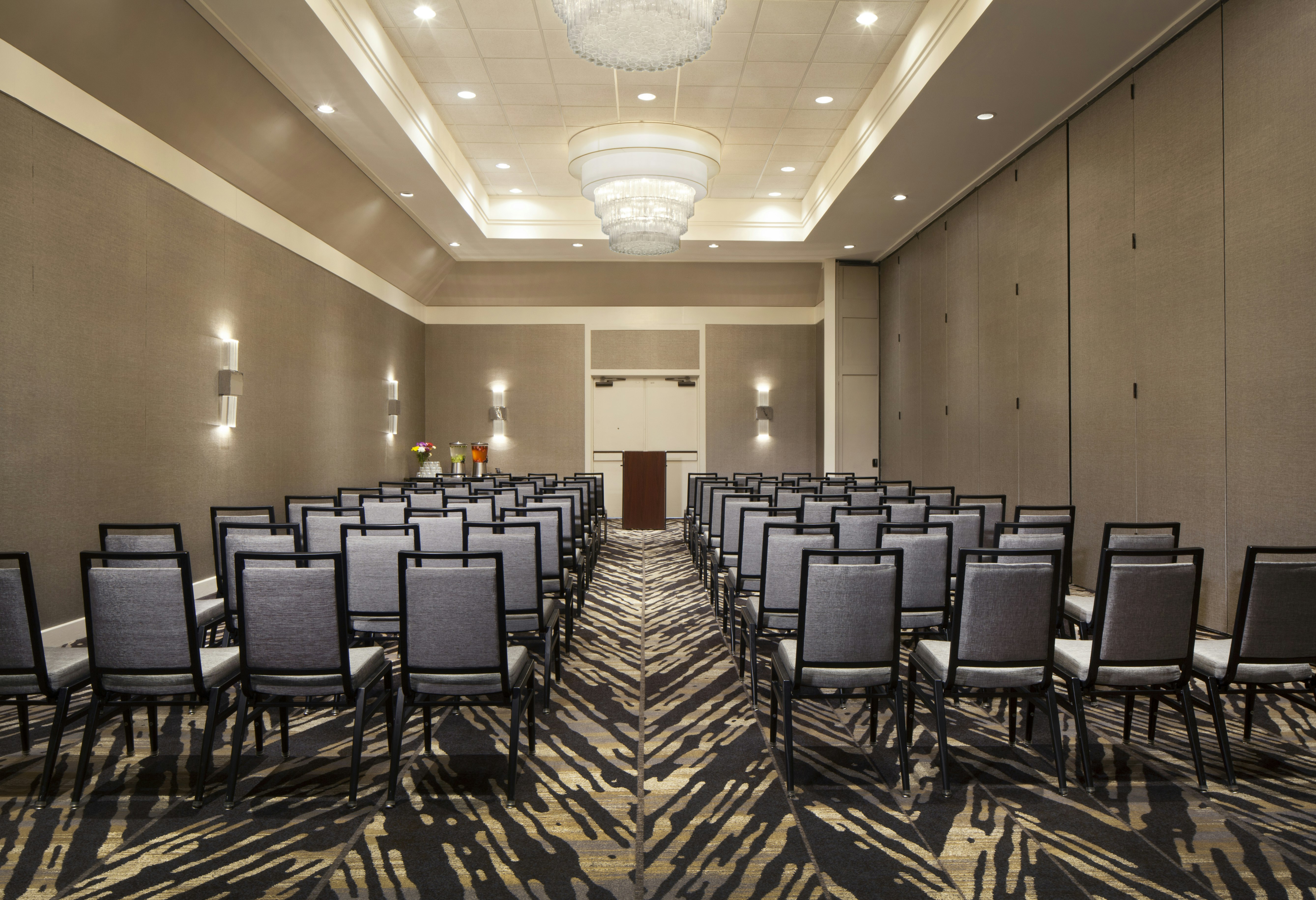 Hilton Tampa Airport Westshore 68/79