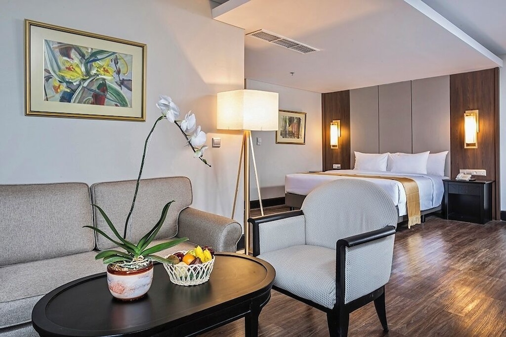 The Acacia Hotel 24/53