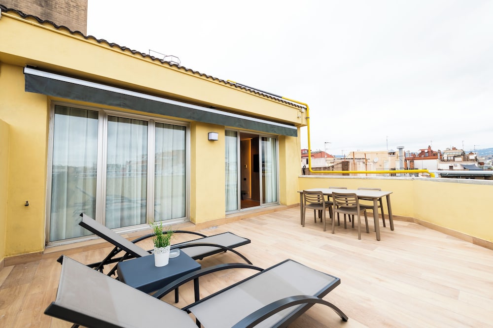 Aparthotel Atenea Calabria in BARCELONA