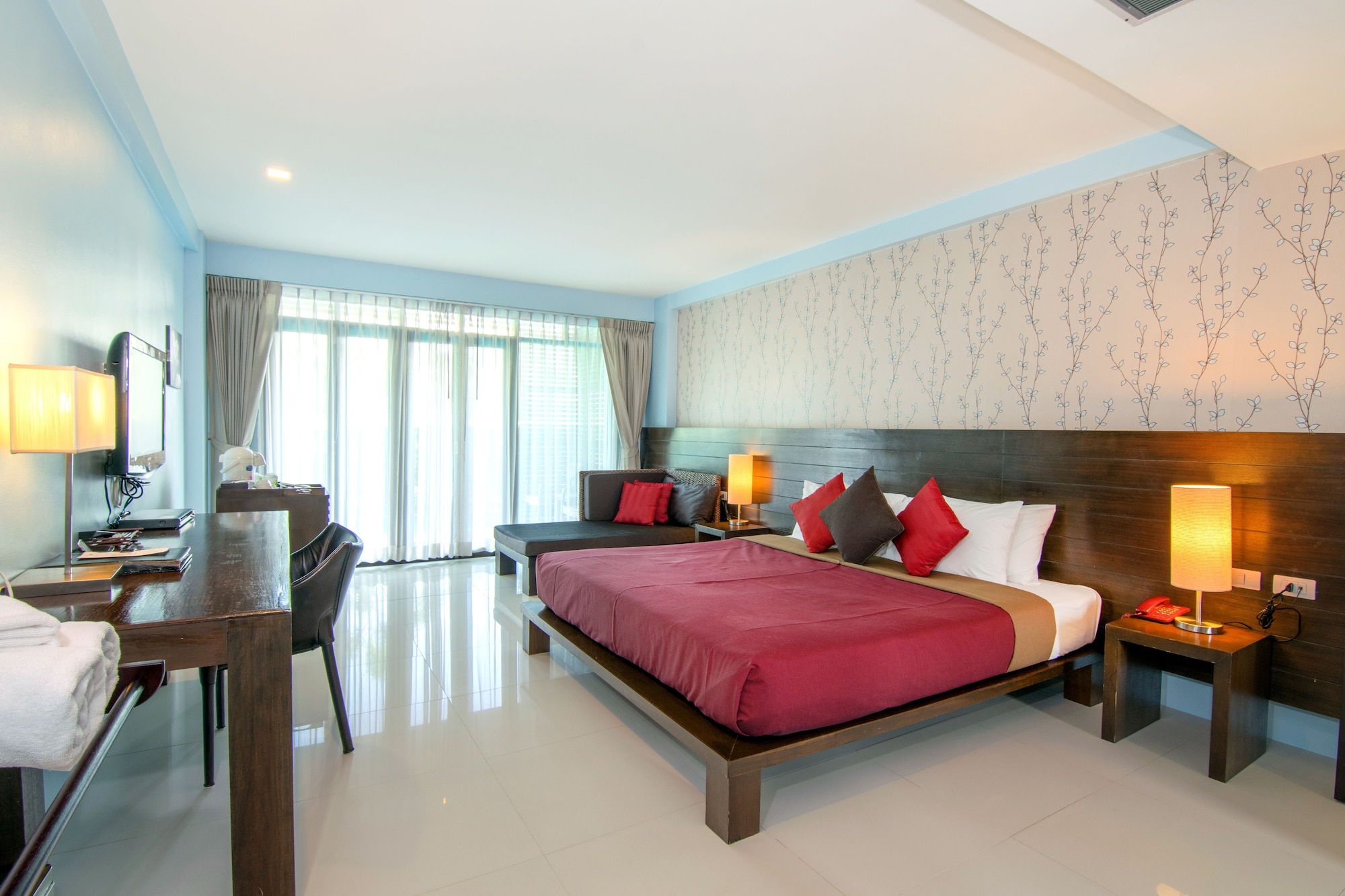 DELUXE, KING BED, BALCONY