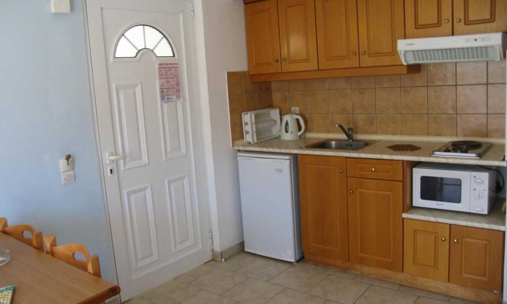 ALEXIS POOL APARTMENTS 25/25
