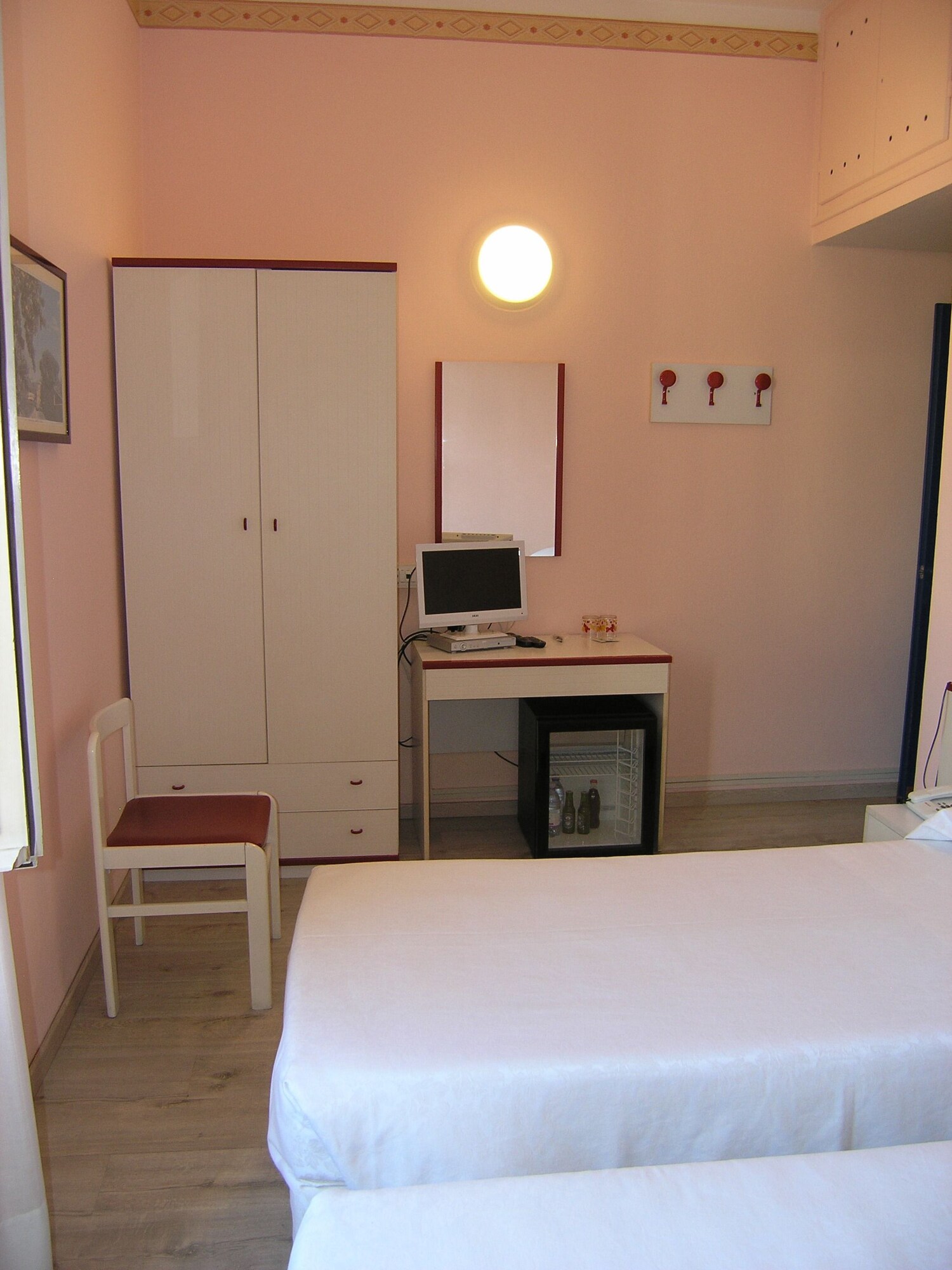 ECONOMY, DOUBLE BED