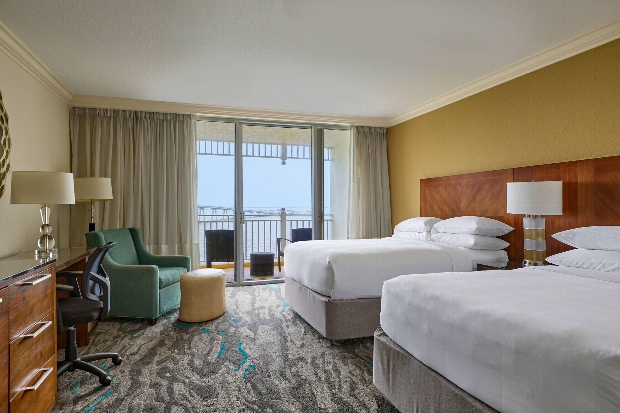 Guest Room, 2 Queen Beds, Water View, Balcony, Captiva Tower