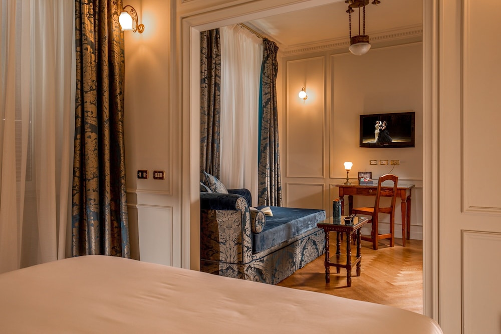 Hotel Locarno 51/73
