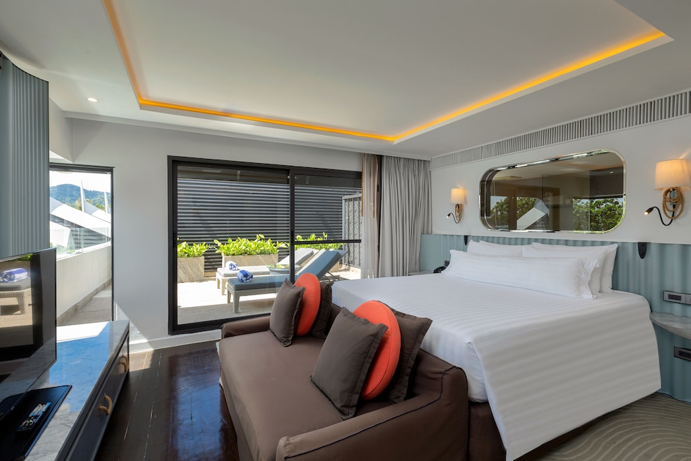 HIDEAWAY, SUITE