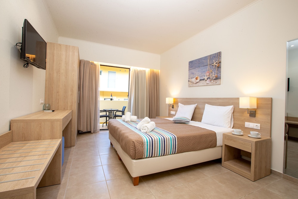 1 BEDROOM, DELUXE, STUDIO