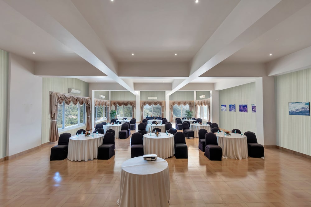 Club Mahindra Kandaghat 36/62