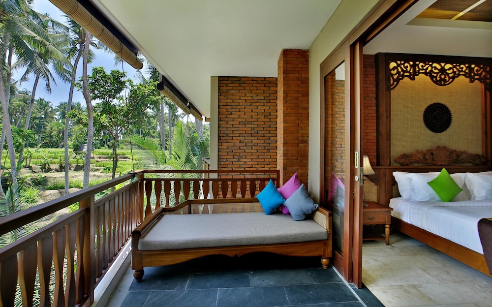 Green Field Resort 35/68