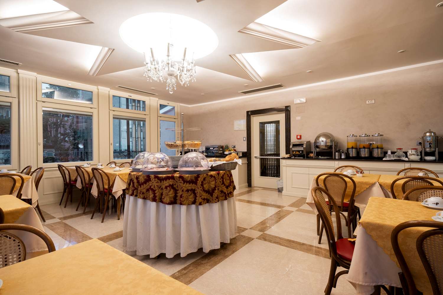 Comfort Hotel Bolivar 25/29