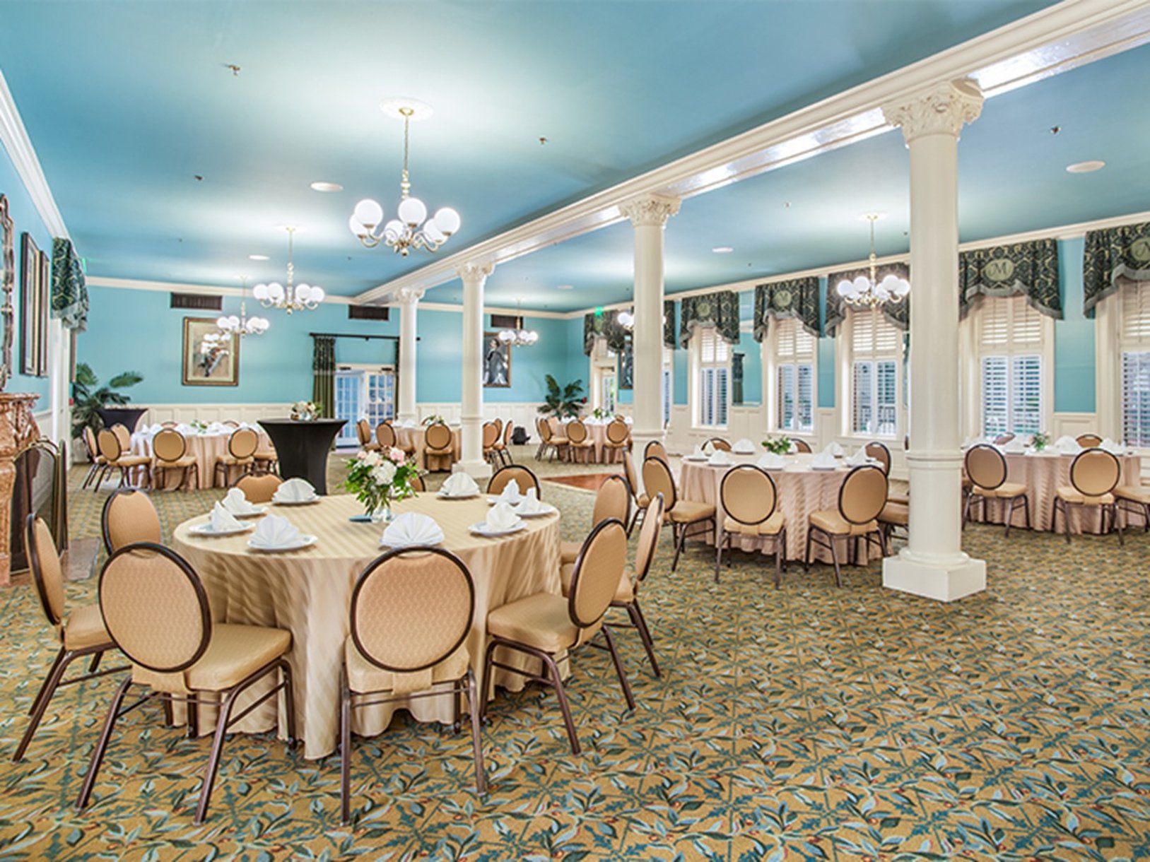The Menger Hotel 5/8