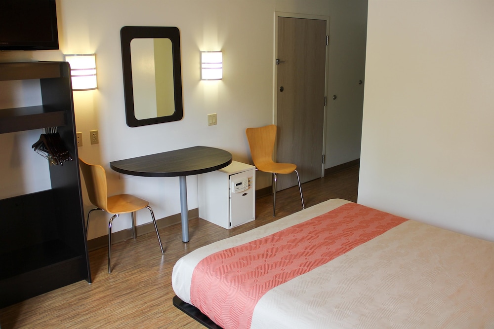 Motel6 Milan, OH - Sandusky 27/64