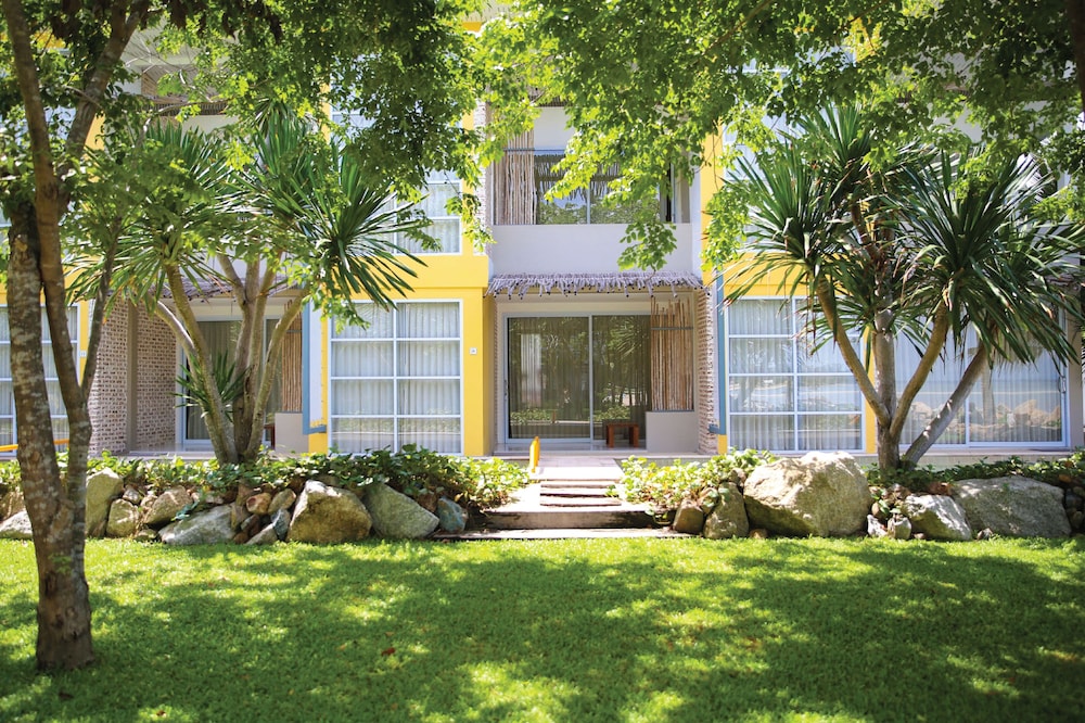 Summer Luxury Beach Resort and Spa 64/71
