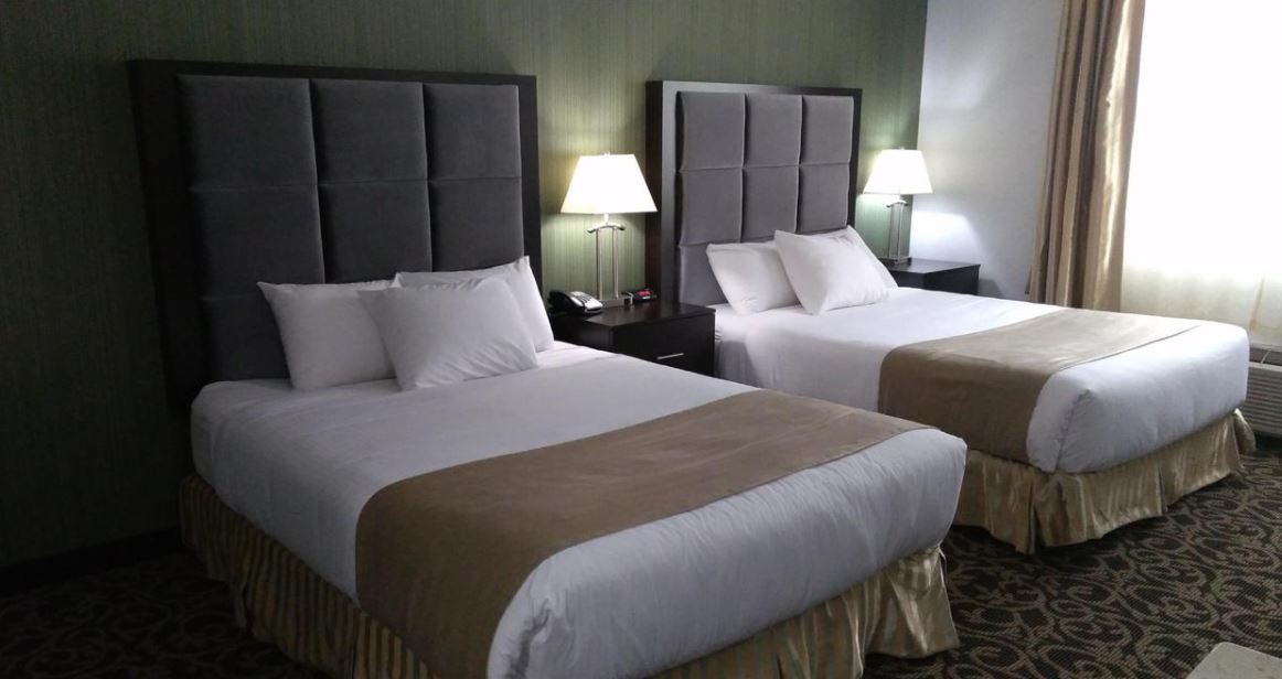 Room, 2 Queen Beds, Kitchenette