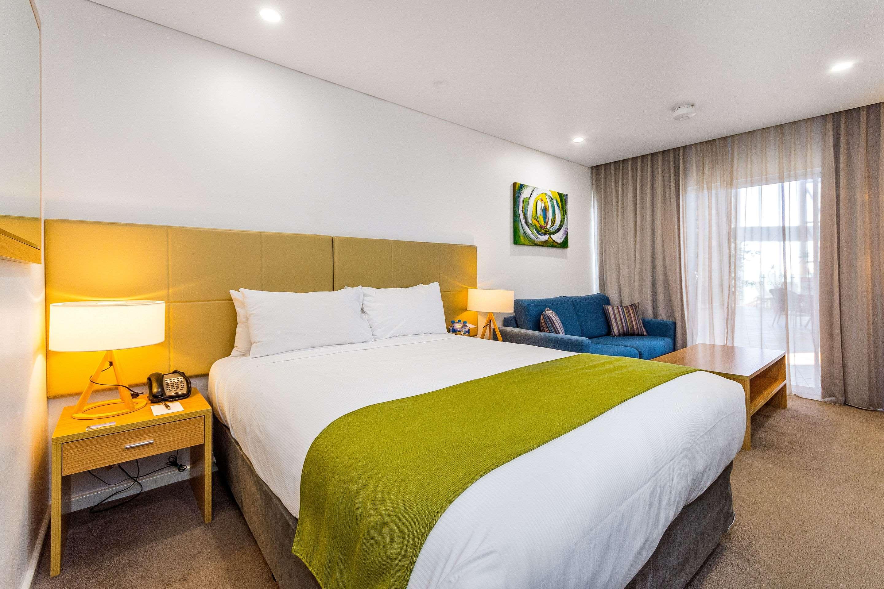 Room, Queen Bed