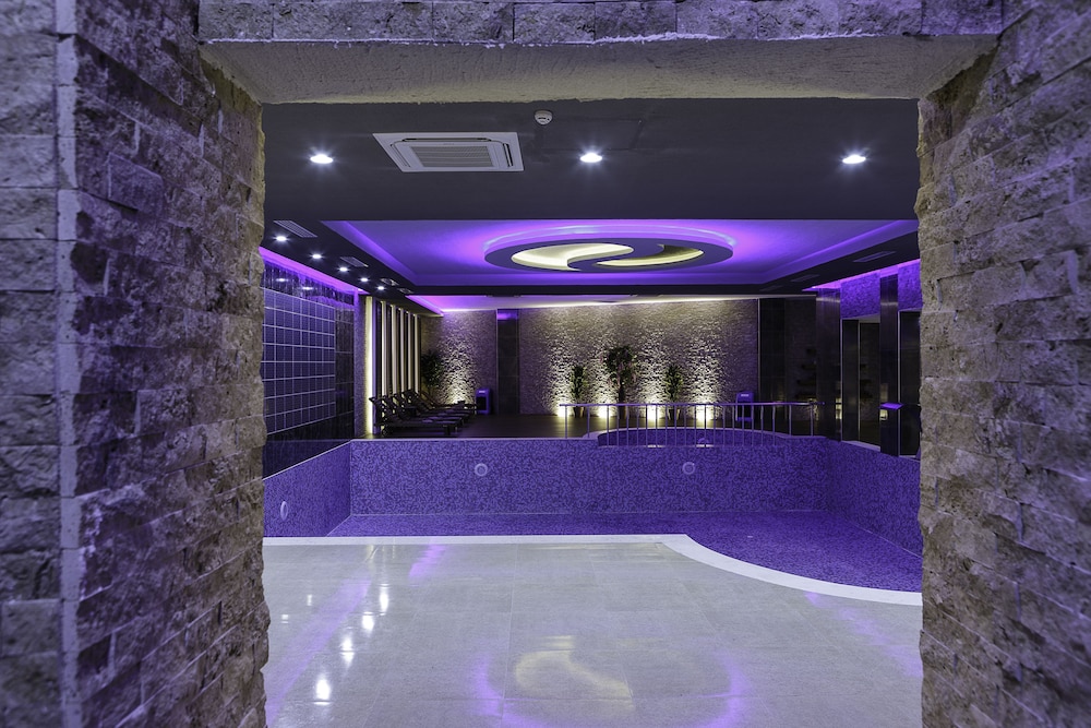 Dilek Kaya Hotel Special Class 9/71