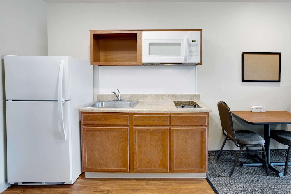WoodSpring Suites Manassas Battlefield Park I-66 26/34