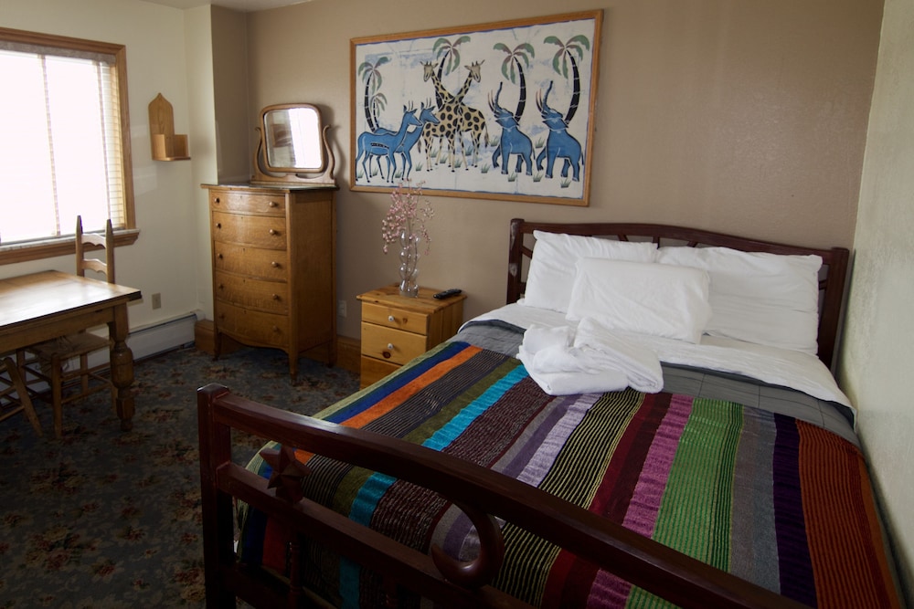 Qupqugiaq Inn 28/61