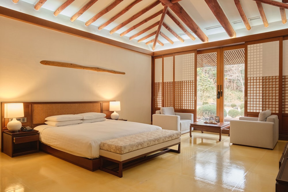 Korean, Deluxe, King Bed