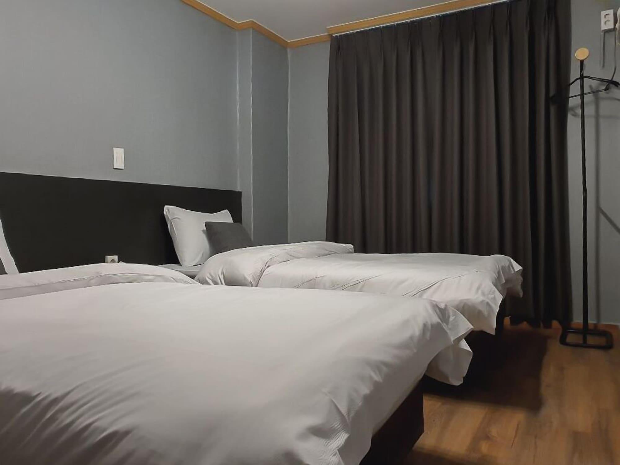 Hyundai Hotel 14/21