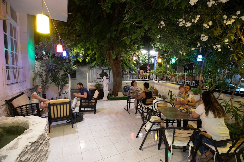 Atici Hotel 32/37