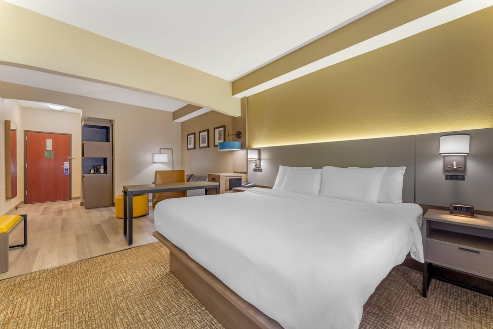Upgrade, Suite, King Bed, Sofa