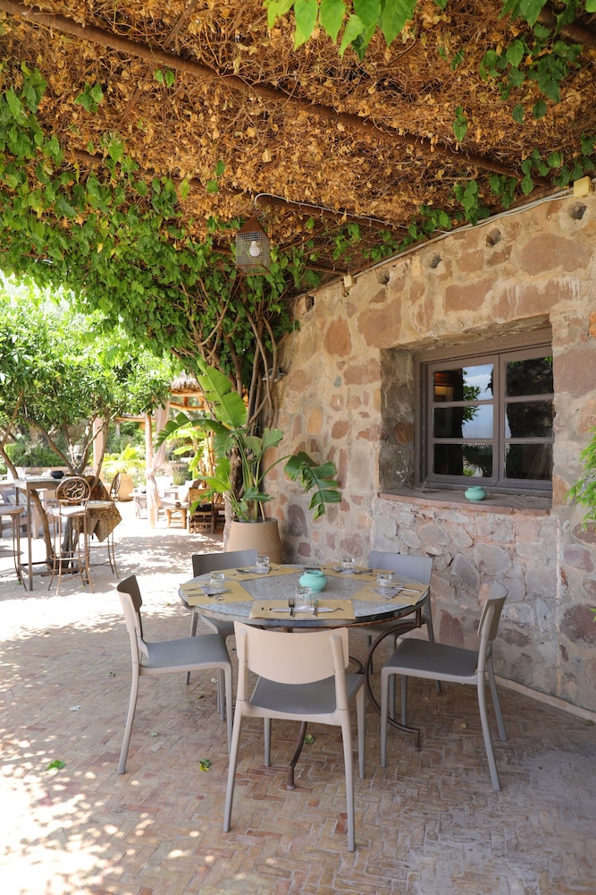 Le Petit Hotel du Flouka 44/50