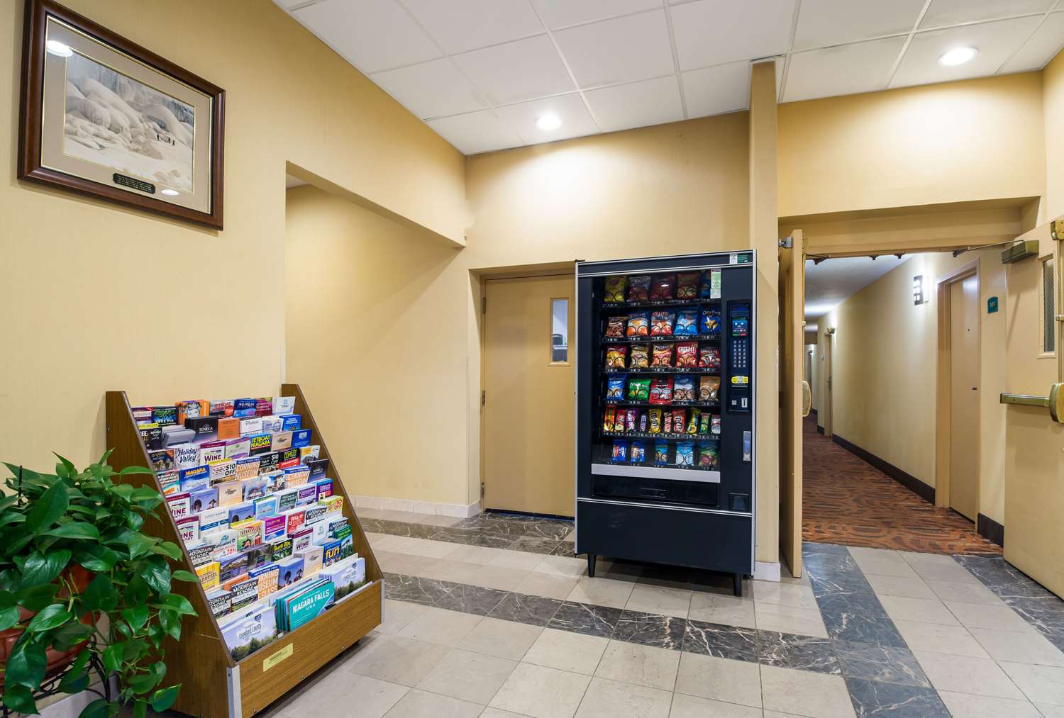 Suburban Studios Buffalo Airport 10/15