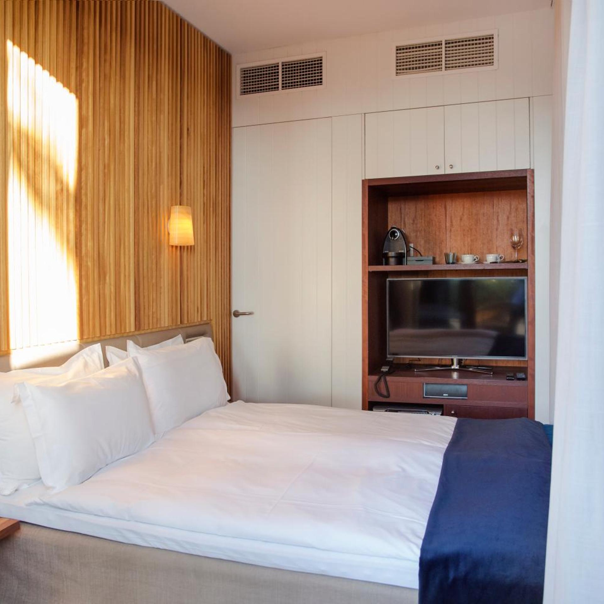 Port, House, Suite