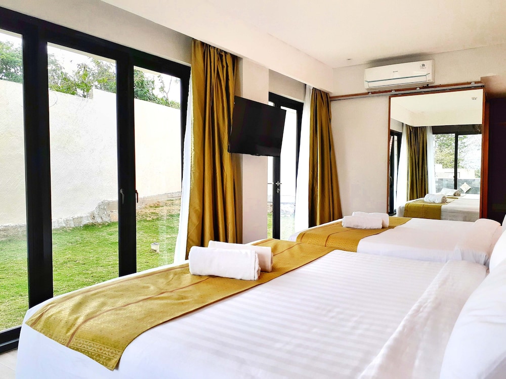 Family Suite, Pool Access