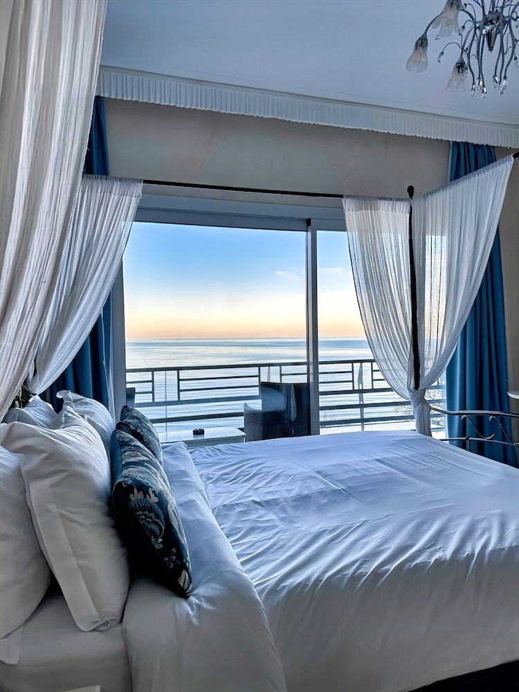 Panorama Suites And Spa 19/85