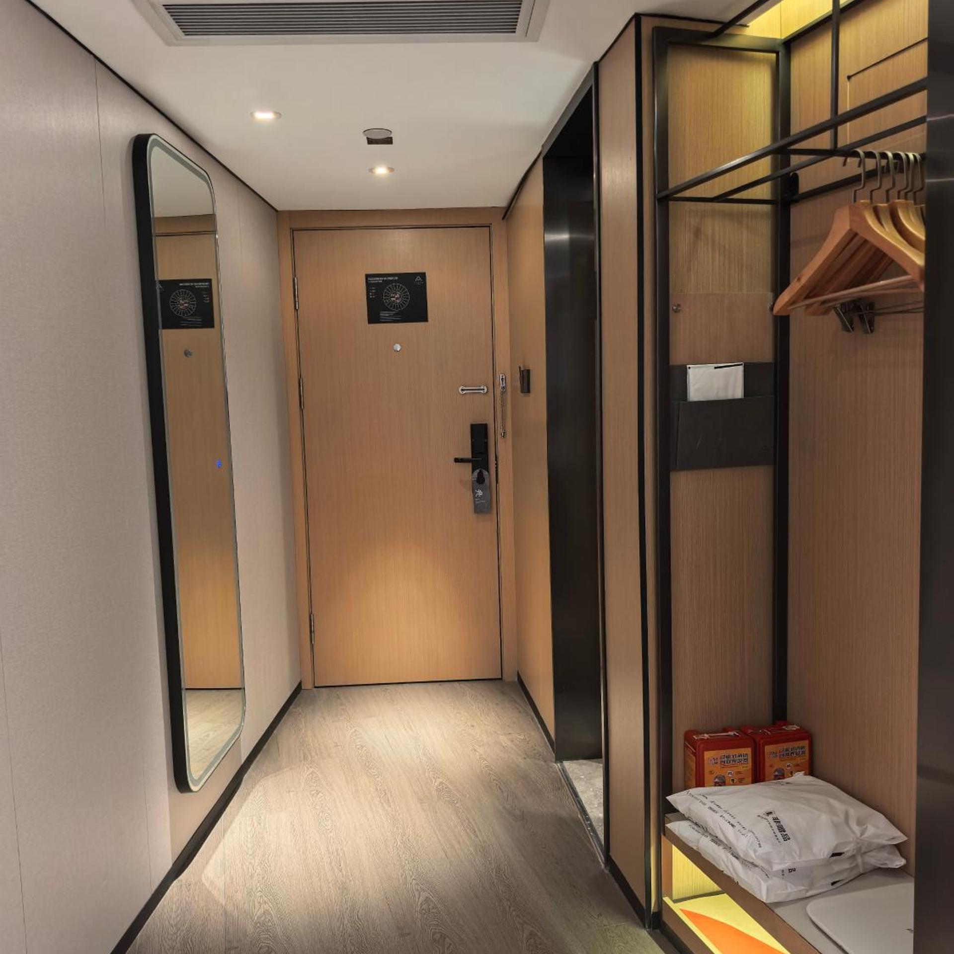 Atour S Hotel Wenshu Yuan Monastery Subway Station Chunxi Road 29/41